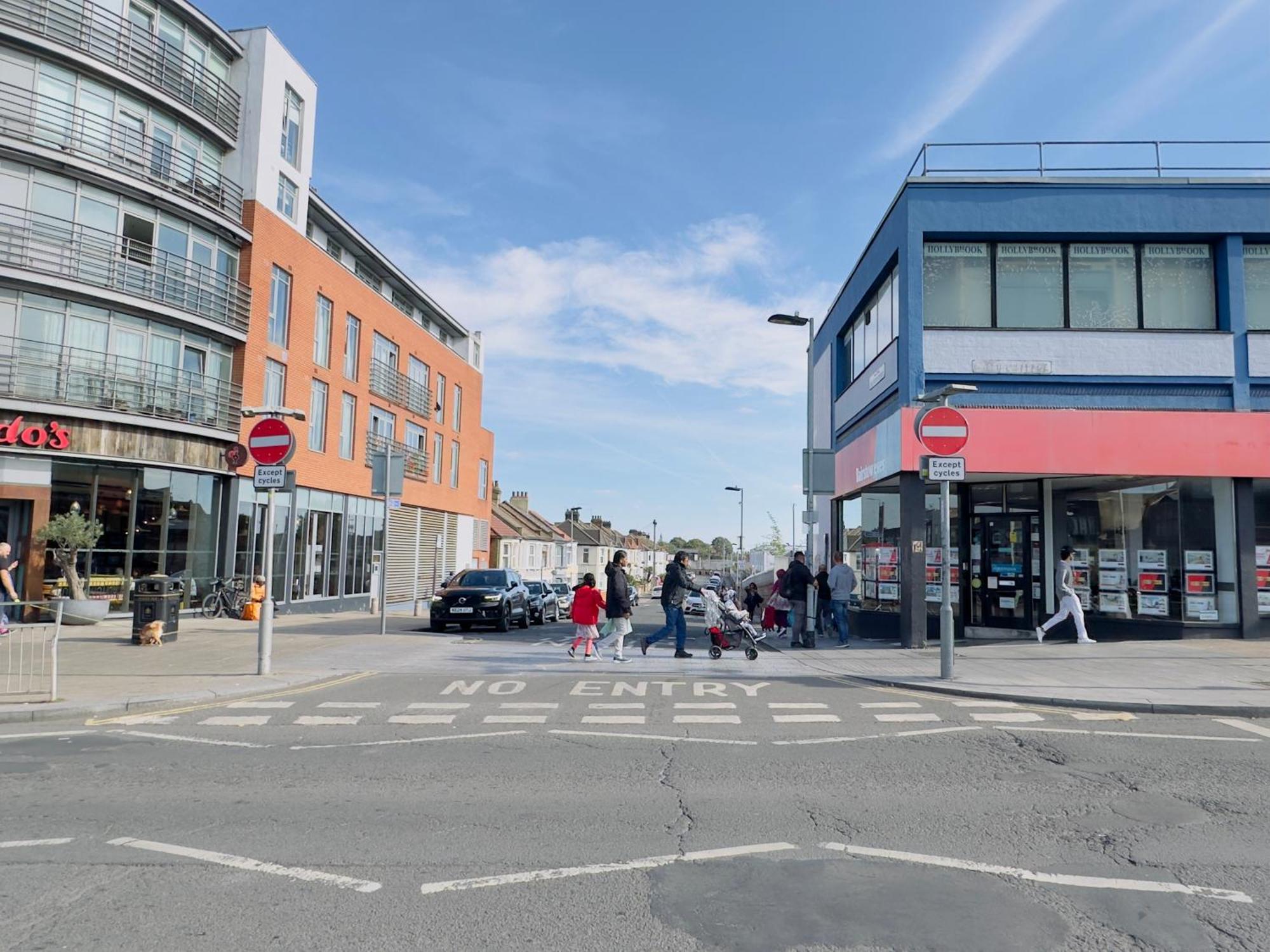 Sweet Home In Heart Of Barking Баркинг Экстерьер фото